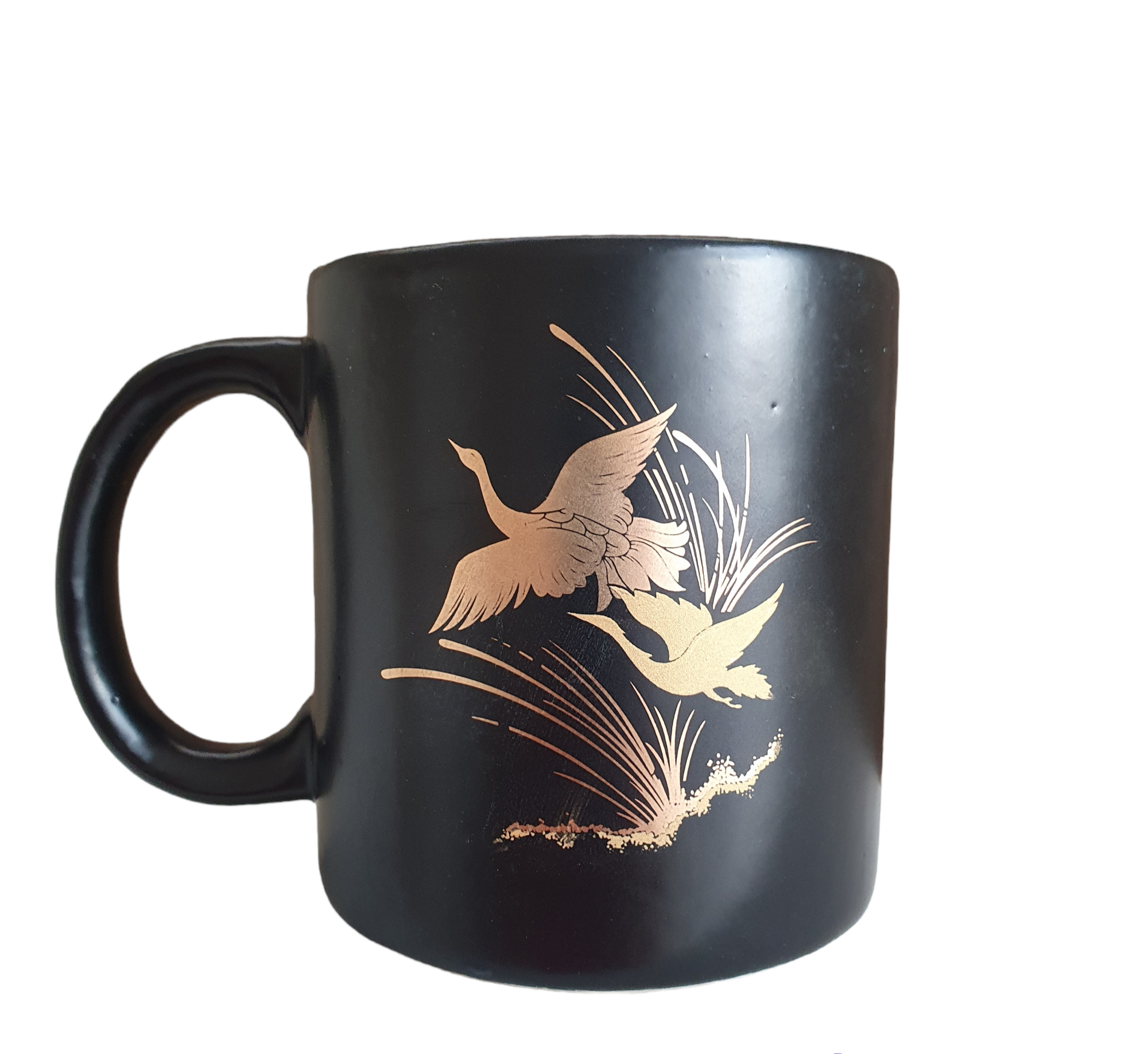 Taza de Cafe Negro con diseños de Patos en Oro